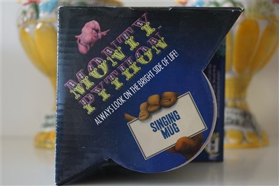 Monty Python Life Of Brian Singing Mug 5
